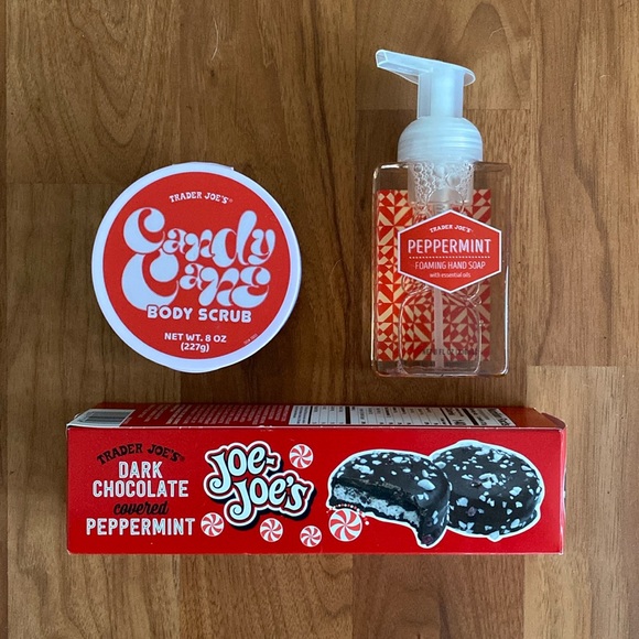 ❤️ Trader Joe’s Holiday Peppermint Goodies Bundle New in Box and with Tags - Picture 5 of 6